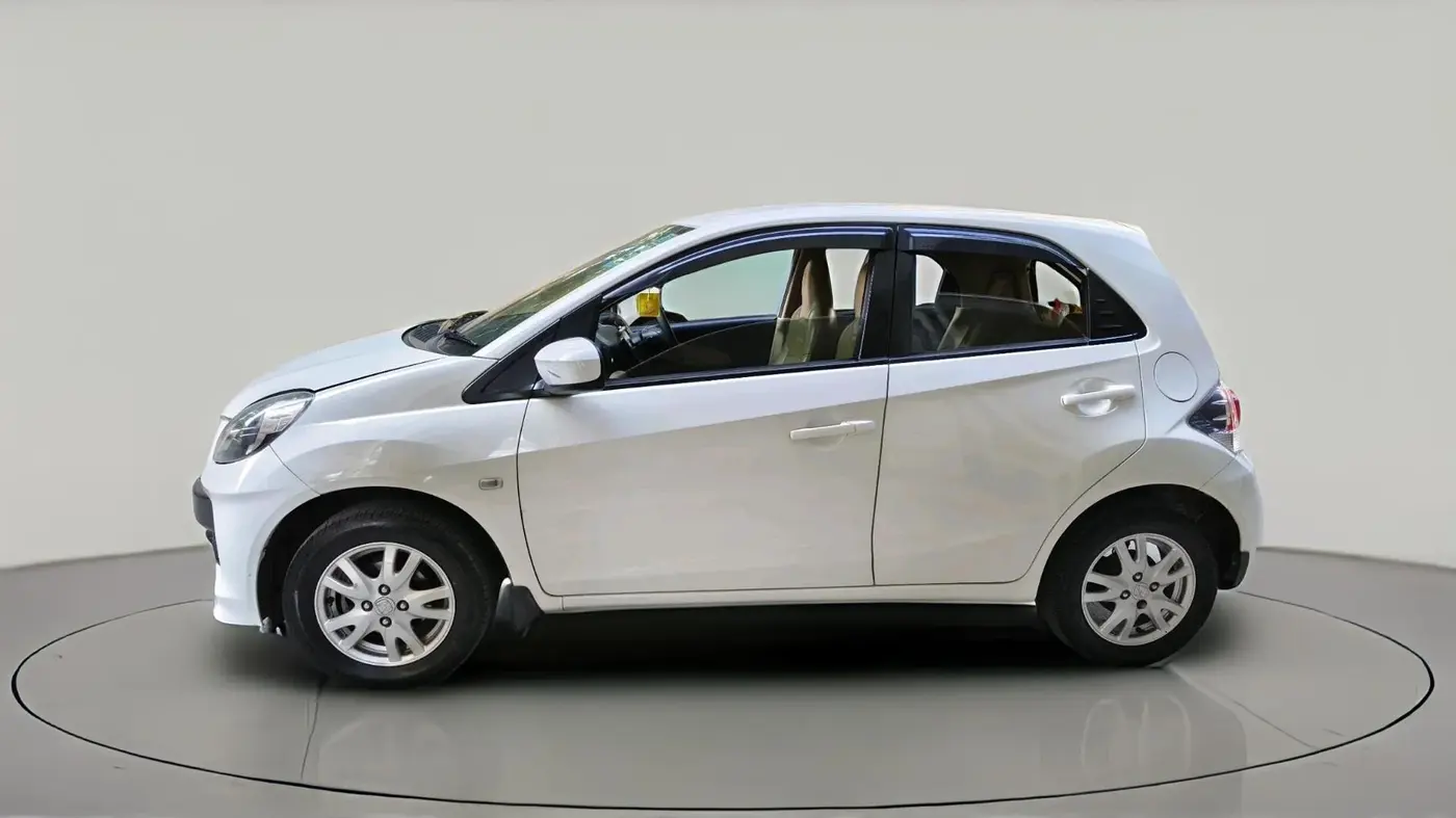 2013 Honda Brio V MT, Petrol, Manual, 84,993 km, exterior