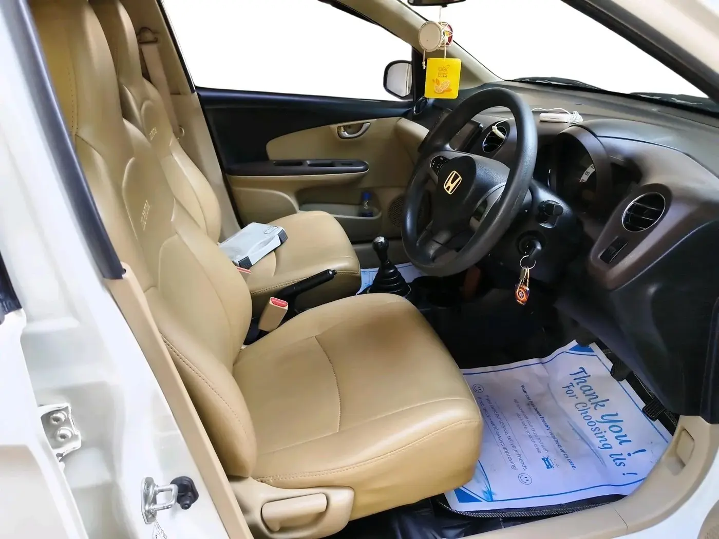 2013 Honda Brio V MT, Petrol, Manual, 84,993 km, interior