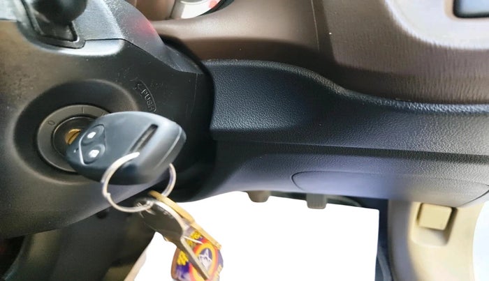 2013 Honda Brio V MT, Petrol, Manual, 84,993 km, interior
