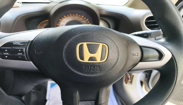 2013 Honda Brio V MT, Petrol, Manual, 84,993 km, interior