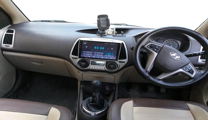 2011 Hyundai i20 SPORTZ 1.2, CNG, Manual, 1,08,384 km, interior