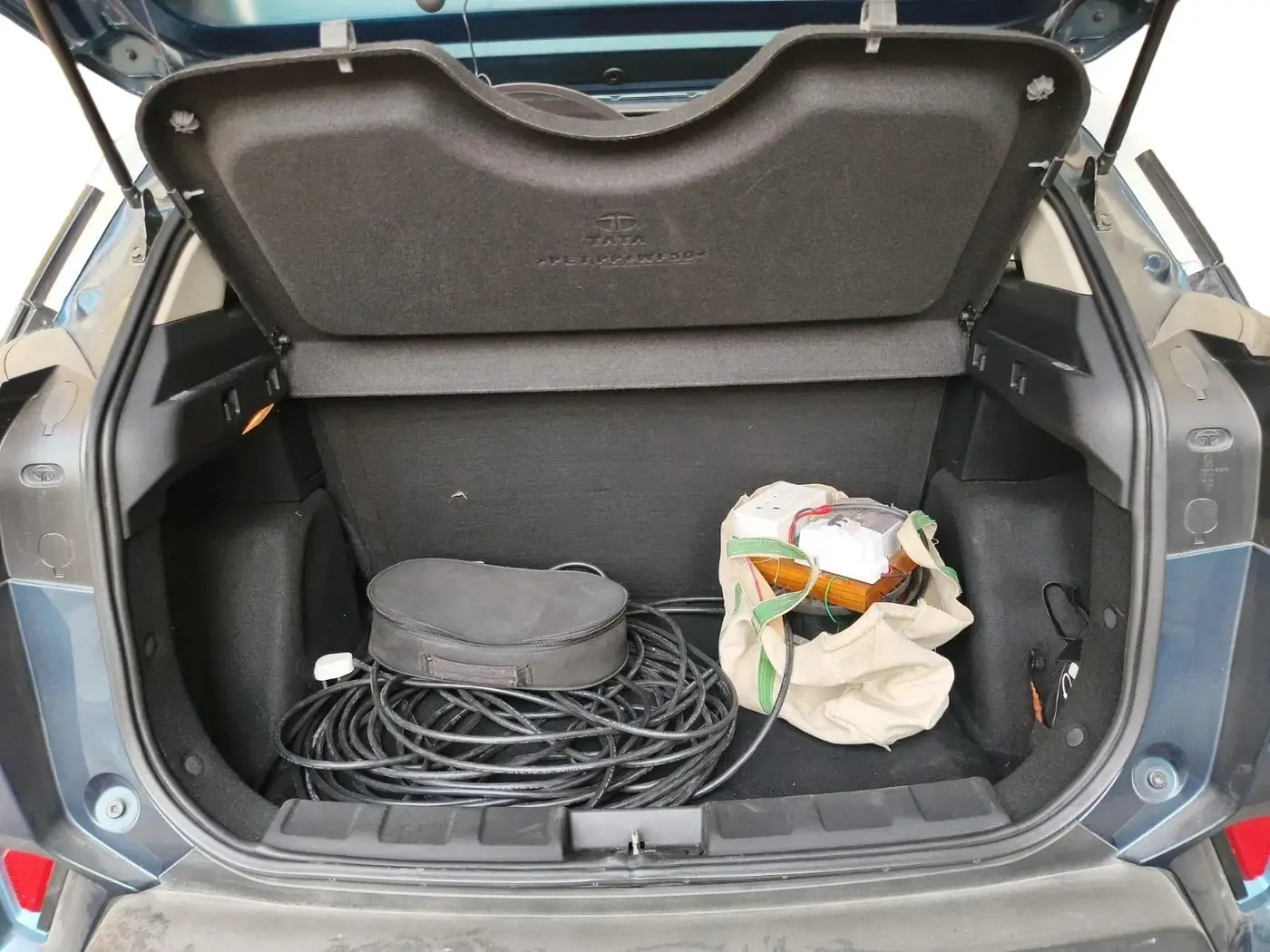 2021 Tata NEXON EV XZ PLUS, Electric, Automatic, 40,365 km, exterior