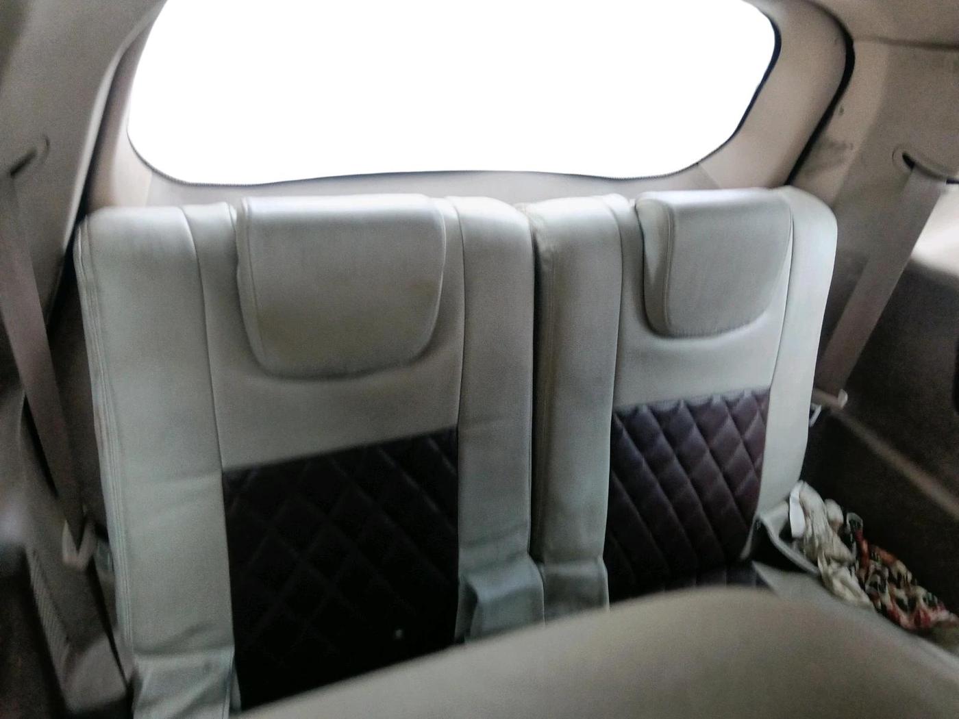 2015 Mahindra XUV500 W4, Diesel, Manual, 1,48,224 km, interior