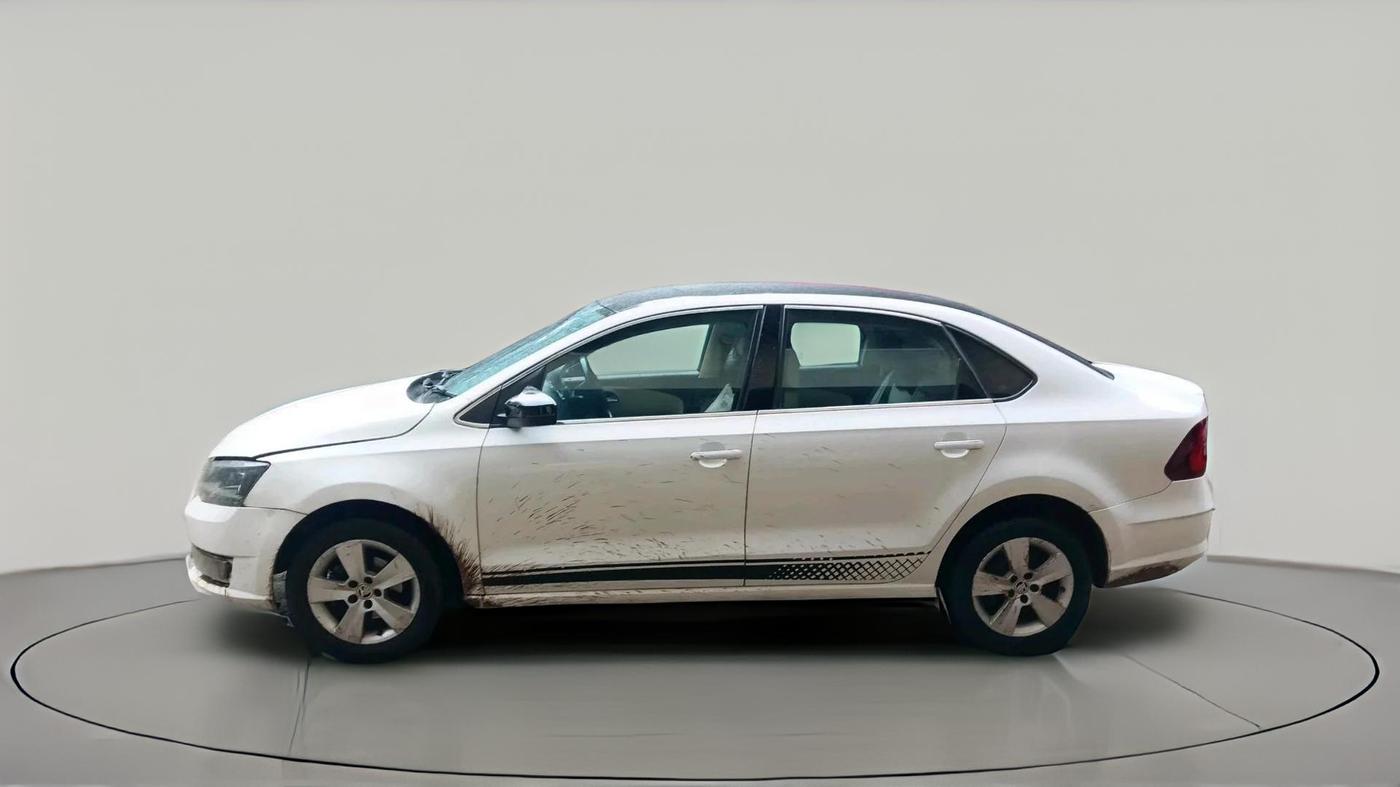 2016 Skoda Rapid STYLE 1.5 TDI, Diesel, Manual, 2,70,788 km, exterior