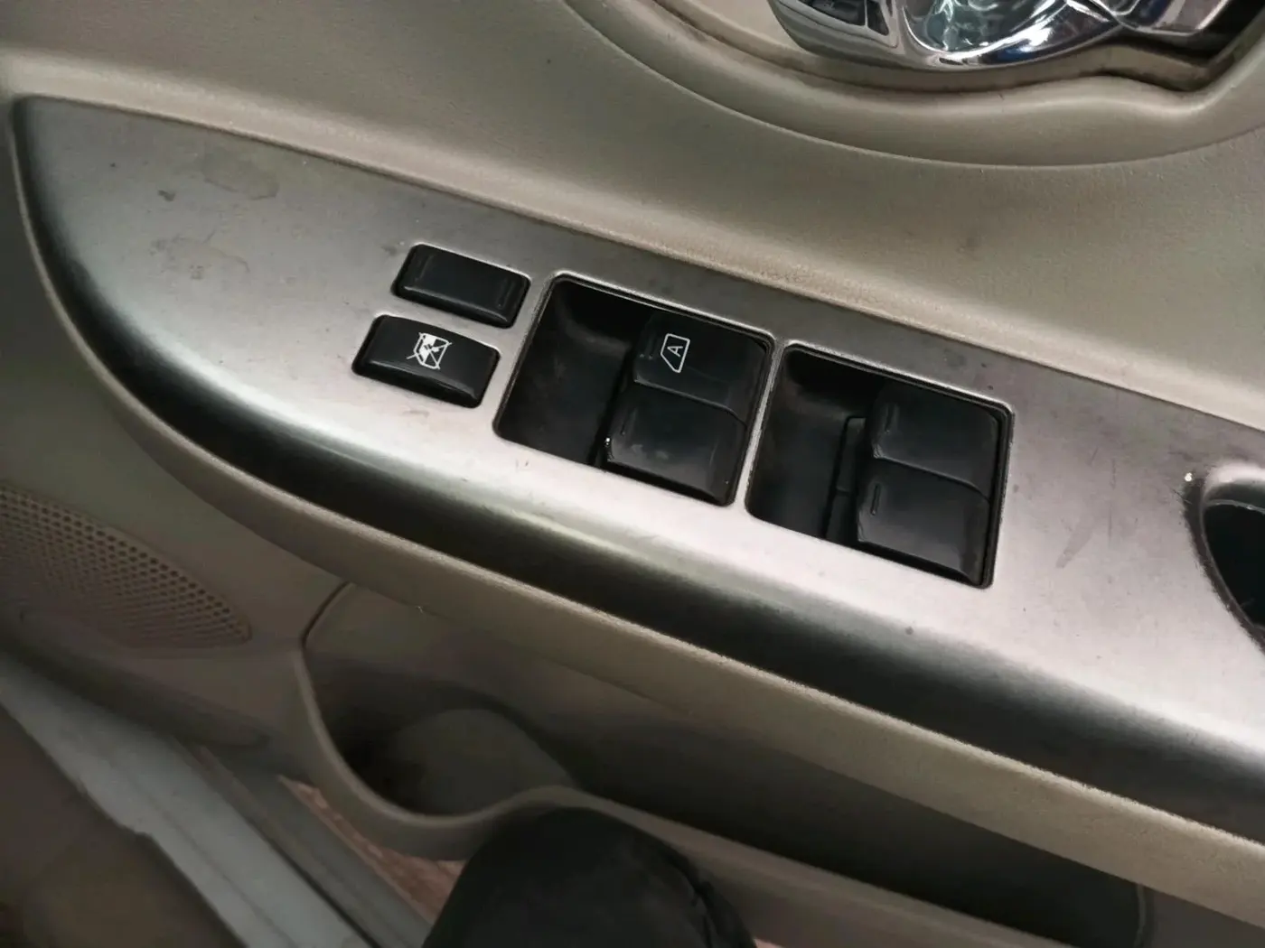 2013 Nissan Micra Active XV, Petrol, Manual, 61,141 km, interior
