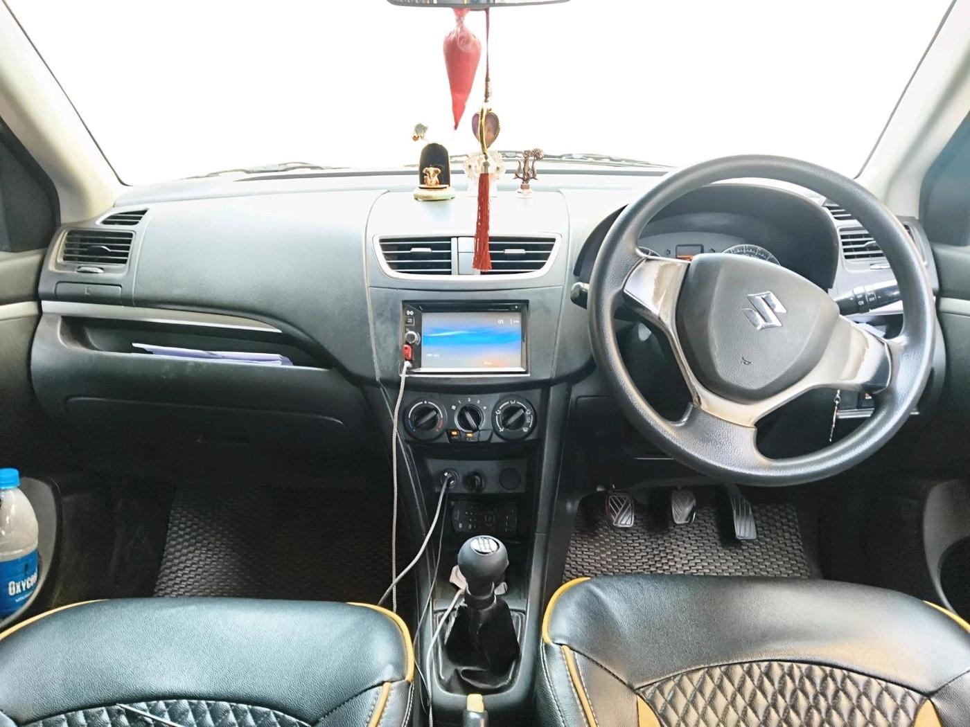 2015 Maruti Swift VXI, Petrol, Manual, 1,40,703 km, interior