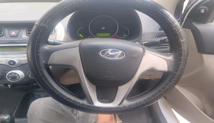 2017 Hyundai Eon MAGNA +, CNG, Manual, 82,220 km, interior
