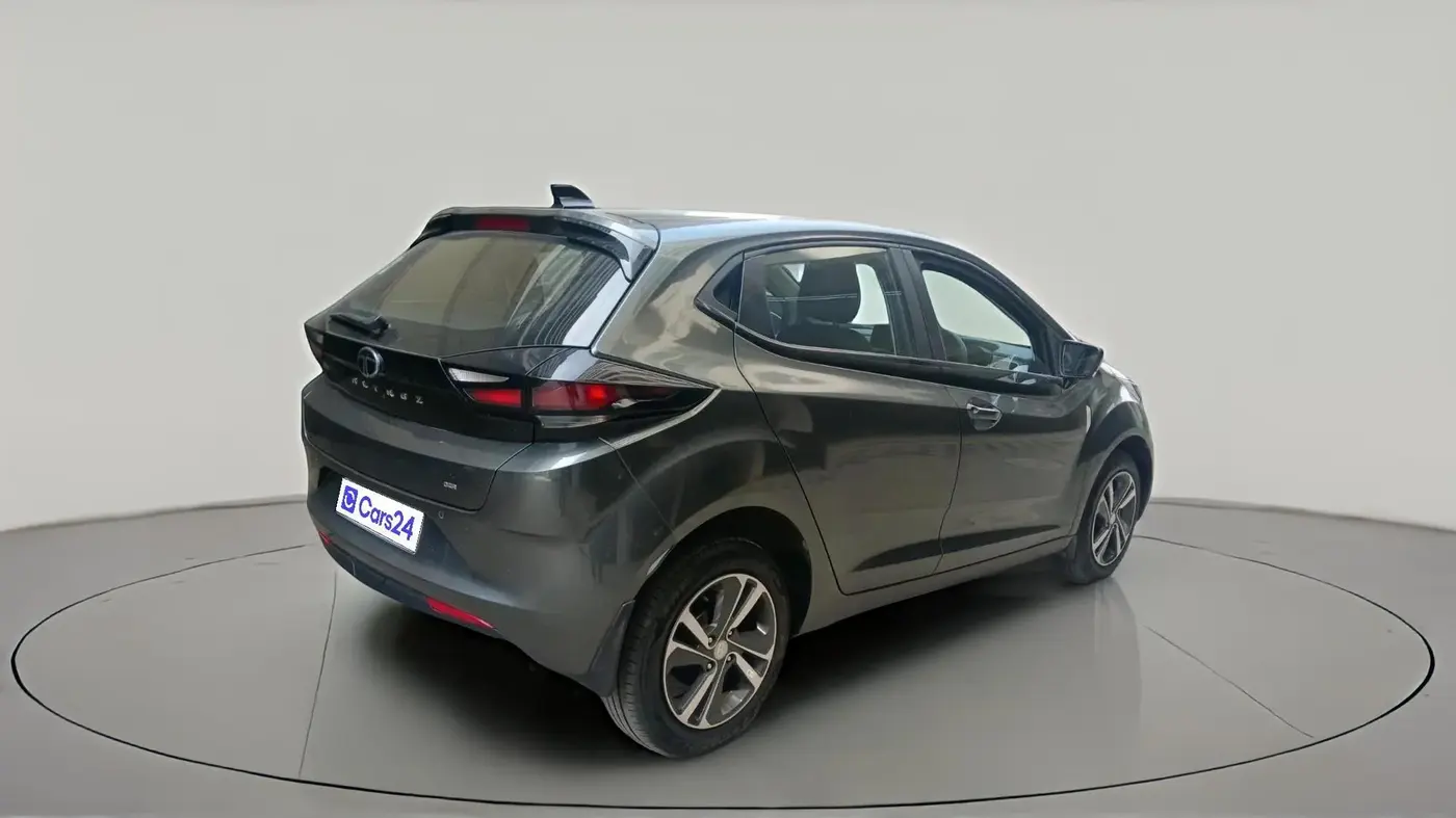 2025 Tata ALTROZ XZA + SUNROOF, Petrol, Automatic, 5,371 km, exterior