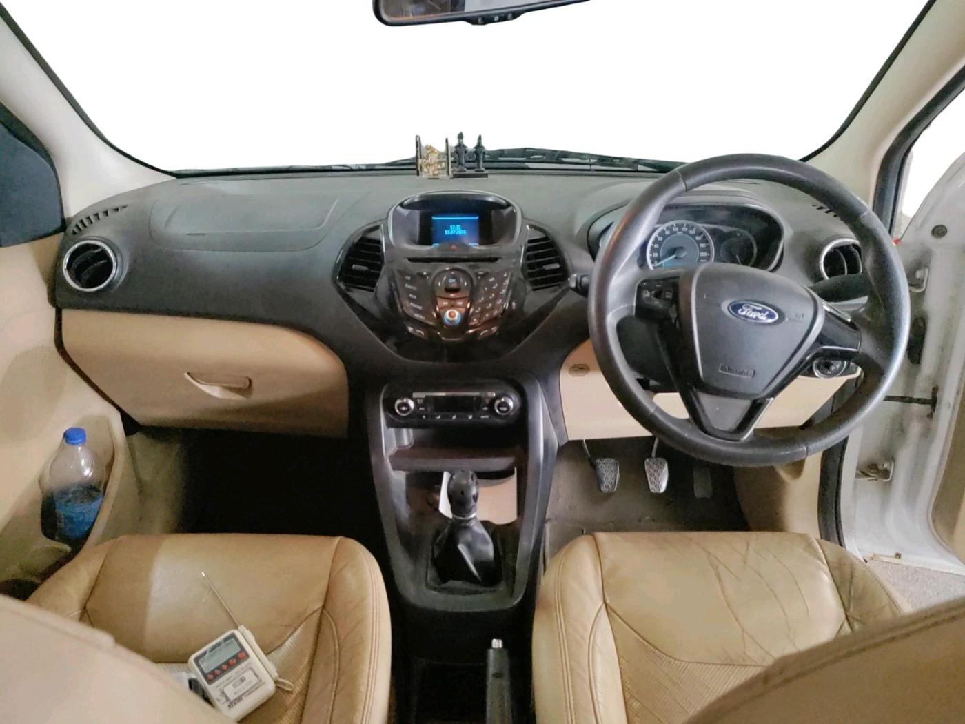 2015 Ford Figo Aspire TITANIUM 1.2 PETROL, Petrol, Manual, 1,16,781 km, interior
