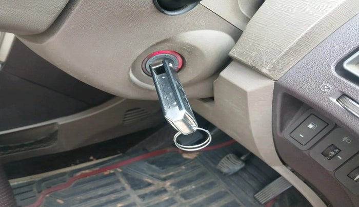 2011 Mahindra XUV500 W8, Diesel, Manual, 1,51,076 km, interior