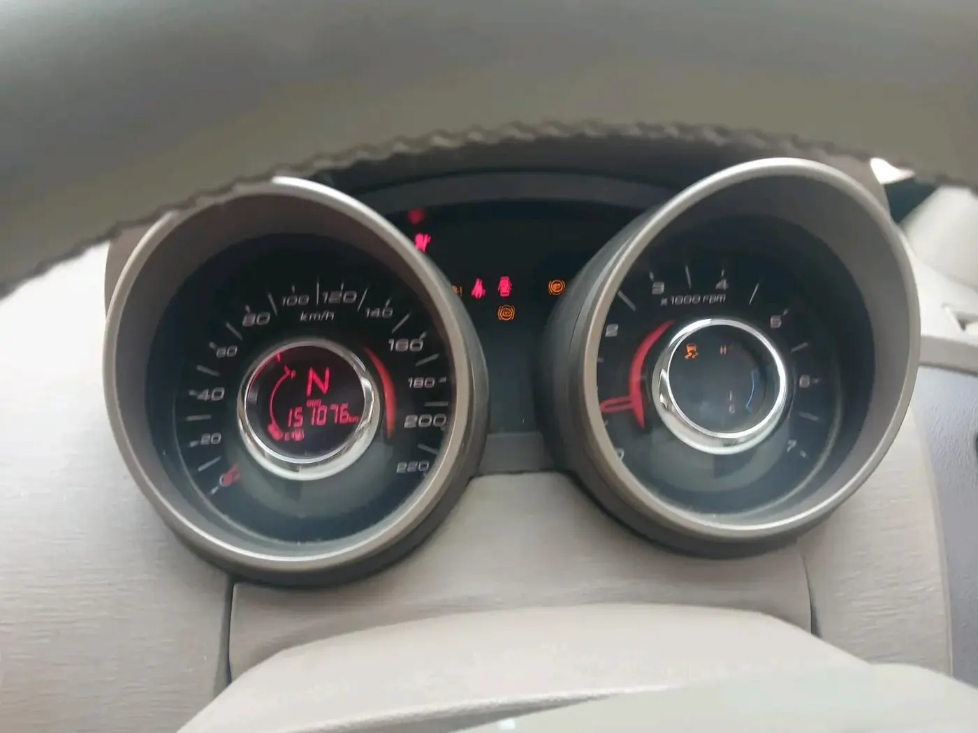 2011 Mahindra XUV500 W8, Diesel, Manual, 1,51,076 km, interior