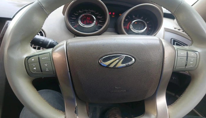 2011 Mahindra XUV500 W8, Diesel, Manual, 1,51,076 km, interior
