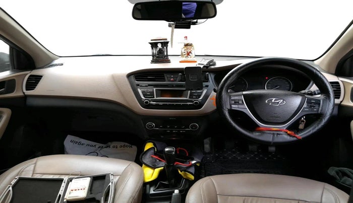 2016 Hyundai Elite i20 SPORTZ 1.2, CNG, Manual, 1,28,989 km, interior