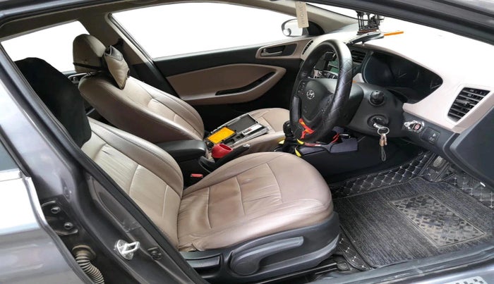 2016 Hyundai Elite i20 SPORTZ 1.2, CNG, Manual, 1,28,989 km, interior