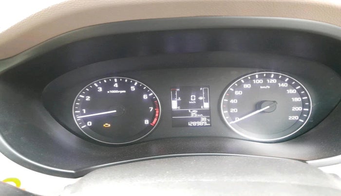 2016 Hyundai Elite i20 SPORTZ 1.2, CNG, Manual, 1,28,989 km, interior