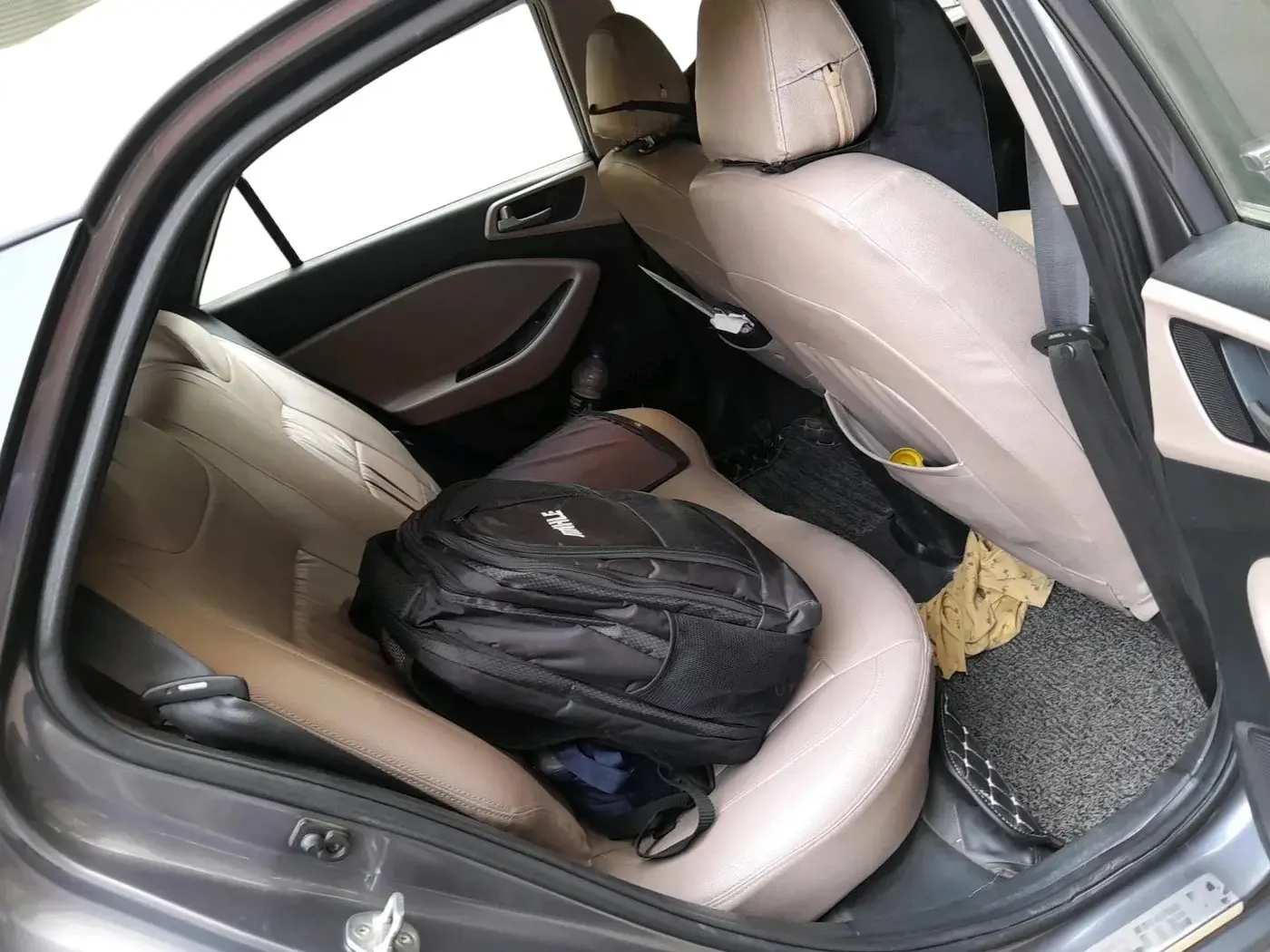 2016 Hyundai Elite i20 SPORTZ 1.2, CNG, Manual, 1,28,989 km, interior