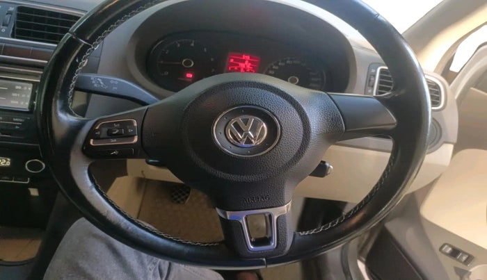 2013 Volkswagen Vento HIGHLINE 1.6 MPI, Petrol, Manual, 79,676 km, interior