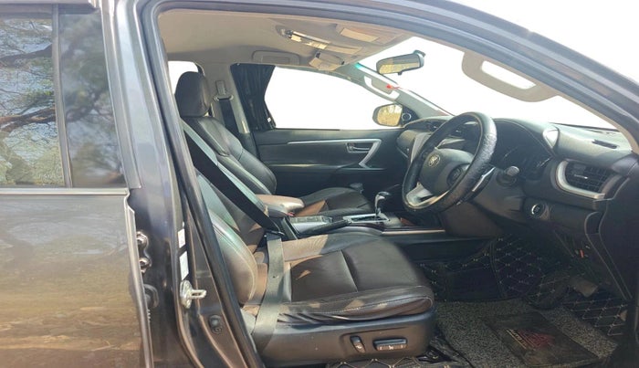 2017 Toyota Fortuner 2.8 4X4 AT, Diesel, Automatic, 1,22,995 km, interior