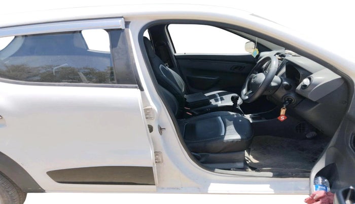 2016 Renault Kwid RXT 0.8, Petrol, Manual, 1,11,623 km, interior