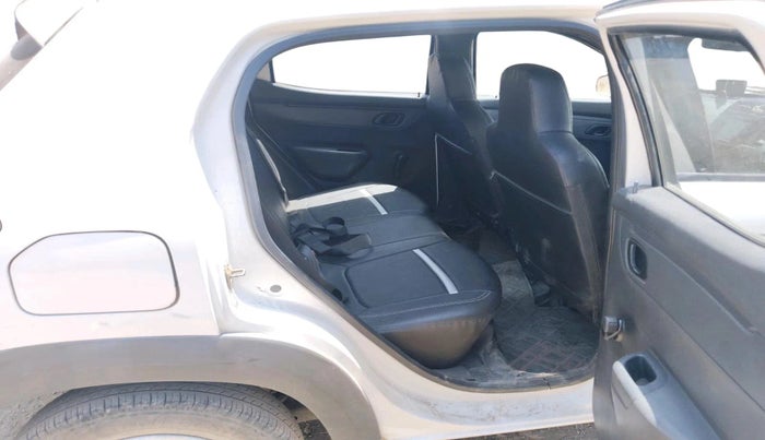 2016 Renault Kwid RXT 0.8, Petrol, Manual, 1,11,623 km, interior