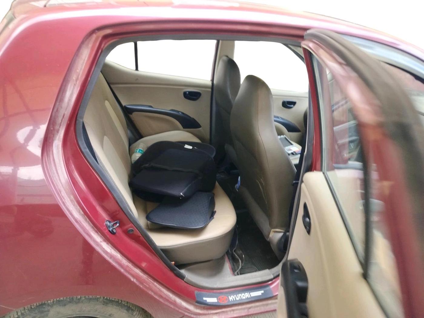 2015 Hyundai i10 MAGNA 1.1, Petrol, Manual, 25,882 km, interior