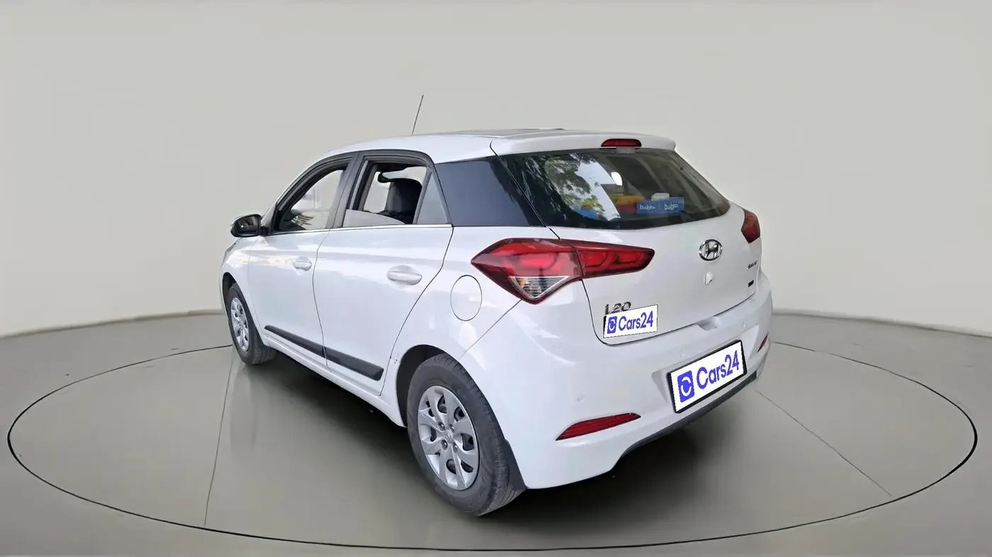 2016 Hyundai Elite i20 SPORTZ 1.2, CNG, Manual, 1,36,025 km, exterior