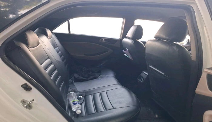 2016 Hyundai Elite i20 SPORTZ 1.2, CNG, Manual, 1,36,025 km, interior