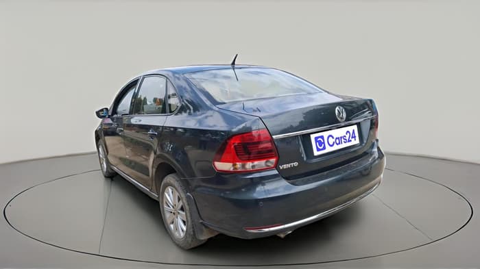 2016 Volkswagen Vento HIGHLINE 1.5 AT, Diesel, Automatic, 72,004 km, exterior