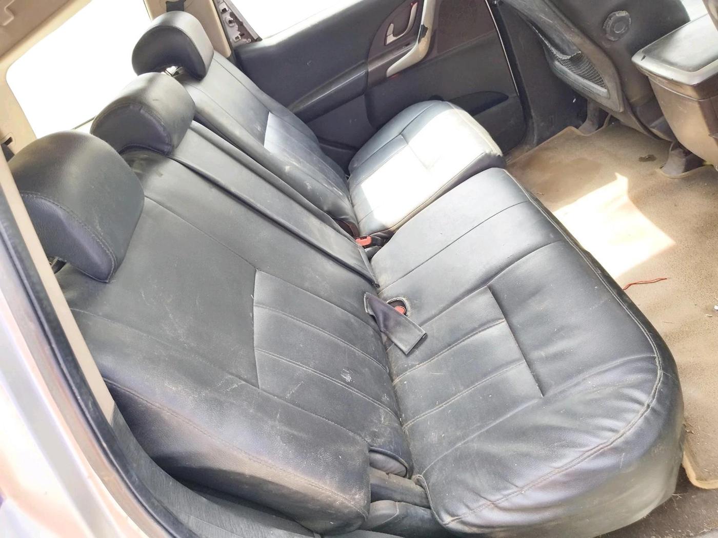 2012 Mahindra XUV500 W6, Diesel, Manual, 1,56,388 km, interior