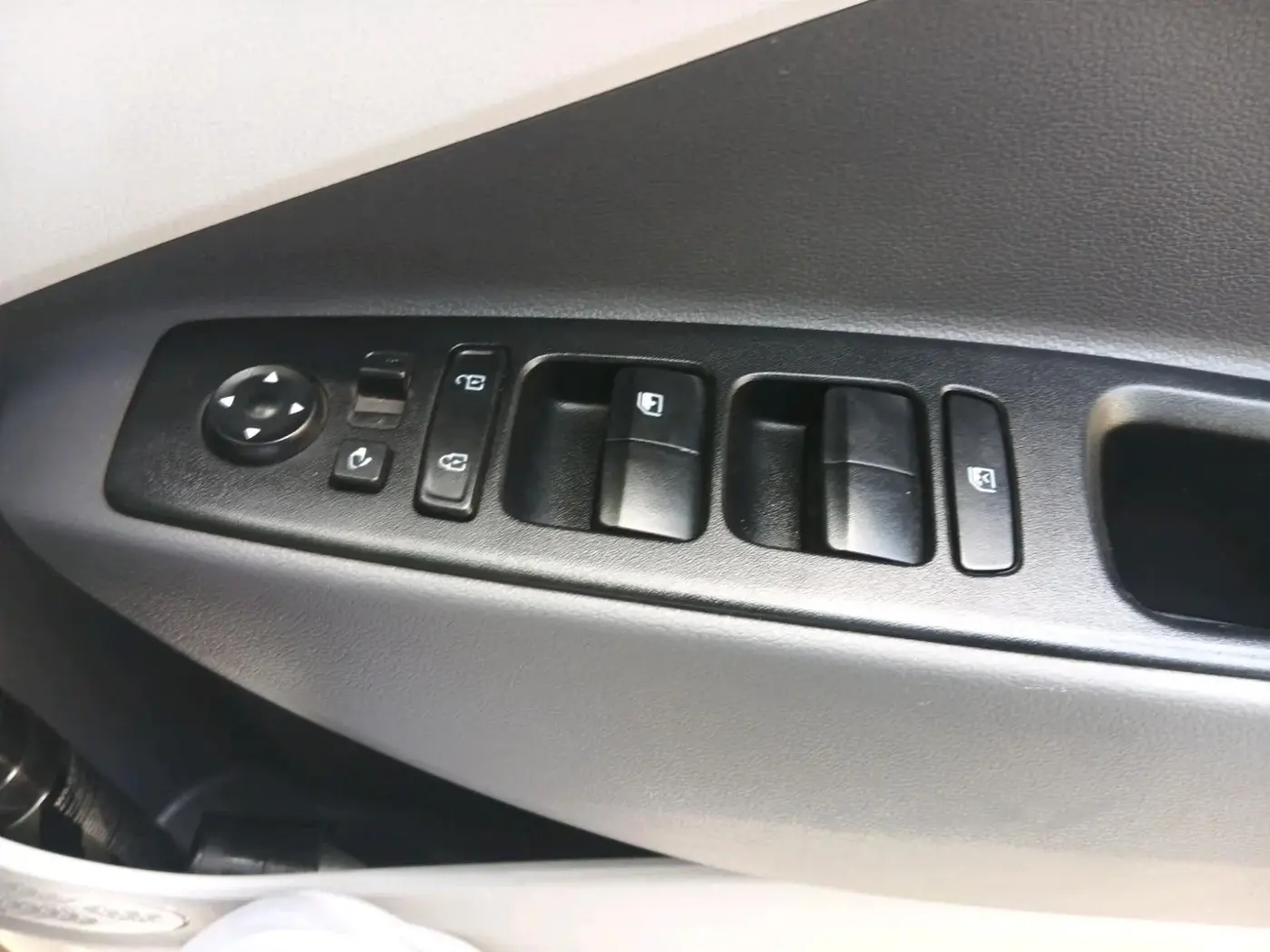 2022 Hyundai GRAND I10 NIOS SPORTZ 1.2 KAPPA VTVT, Petrol, Manual, 27,337 km, interior