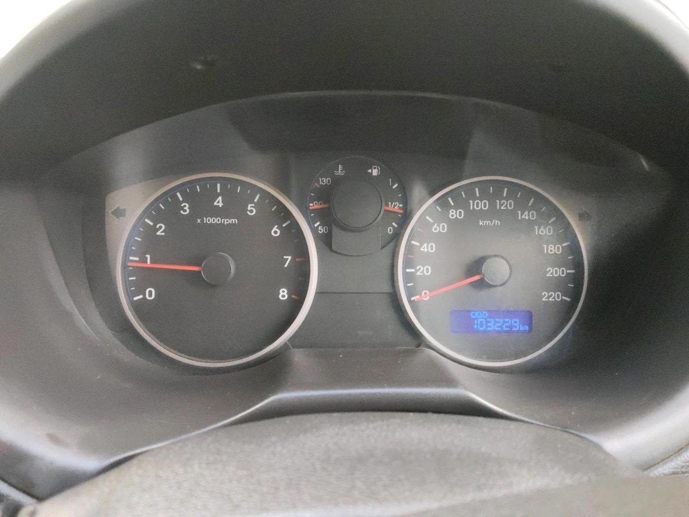 2013 Hyundai i20 MAGNA 1.2, Petrol, Manual, 1,03,229 km, interior
