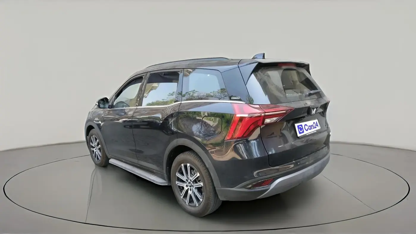 2024 Mahindra XUV700 AX 7 P AT 7 STR, Petrol, Automatic, 4,588 km, exterior