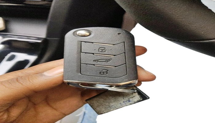 2024 Mahindra XUV700 AX 7 P AT 7 STR, Petrol, Automatic, 4,588 km, interior