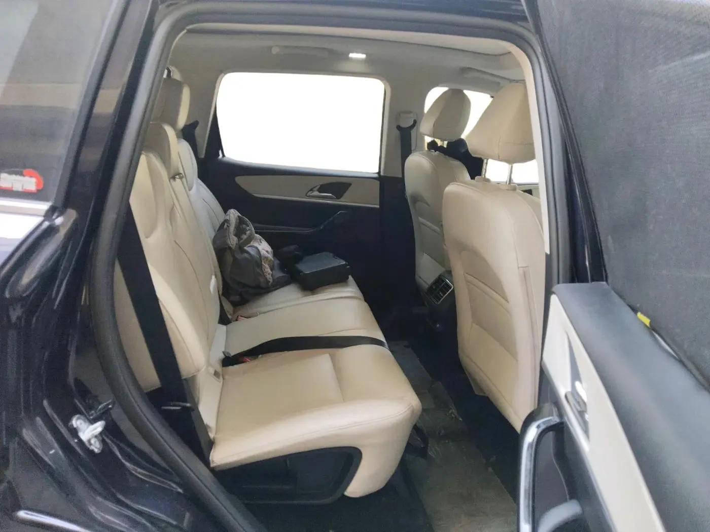 2024 Mahindra XUV700 AX 7 P AT 7 STR, Petrol, Automatic, 4,588 km, interior