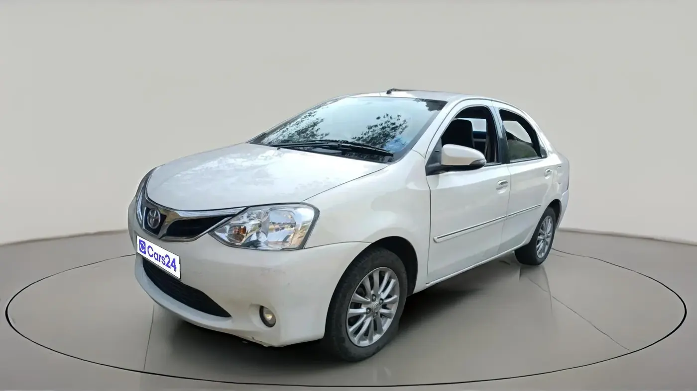 2013 Toyota Etios V, CNG, Manual, 1,09,651 km, exterior