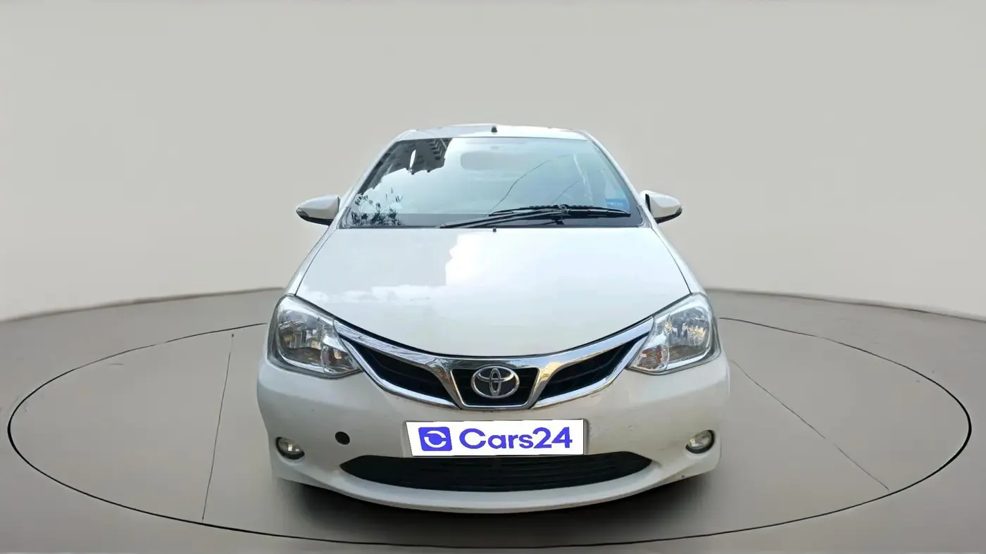 2013 Toyota Etios V, CNG, Manual, 1,09,651 km, exterior