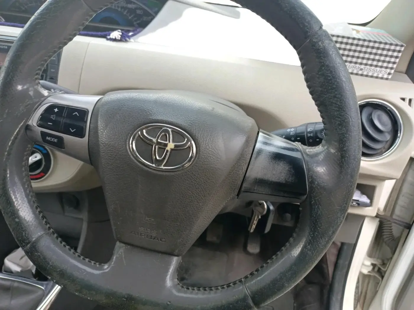 2013 Toyota Etios V, CNG, Manual, 1,09,651 km, interior