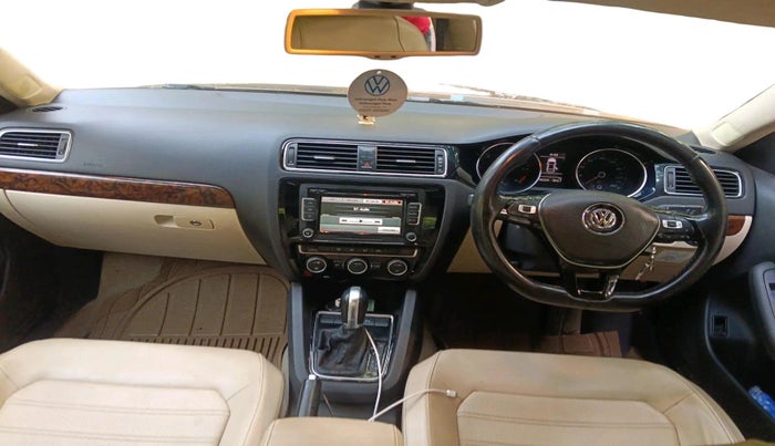 2015 Volkswagen Jetta HIGHLINE TDI AT, Diesel, Automatic, 1,30,224 km, interior