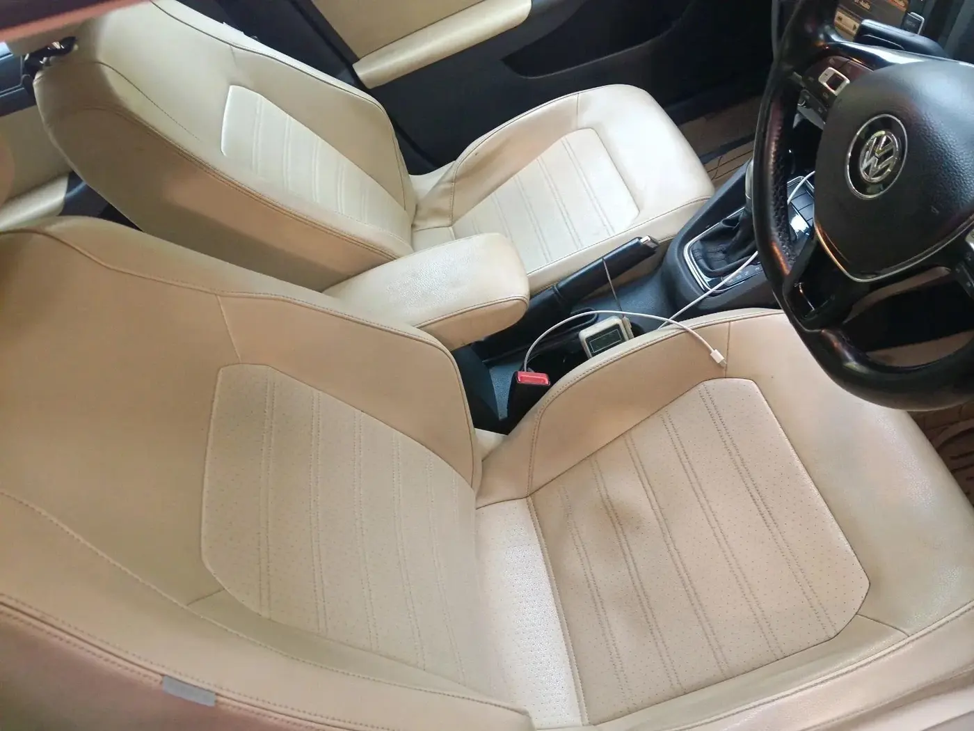 2015 Volkswagen Jetta HIGHLINE TDI AT, Diesel, Automatic, 1,30,224 km, interior
