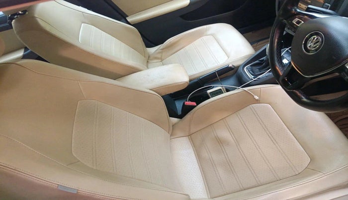 2015 Volkswagen Jetta HIGHLINE TDI AT, Diesel, Automatic, 1,30,224 km, interior