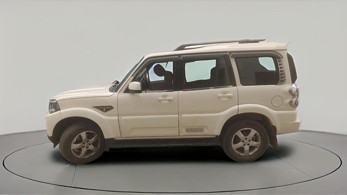 2017 Mahindra Scorpio S6 PLUS, Diesel, Manual, 1,37,284 km, exterior