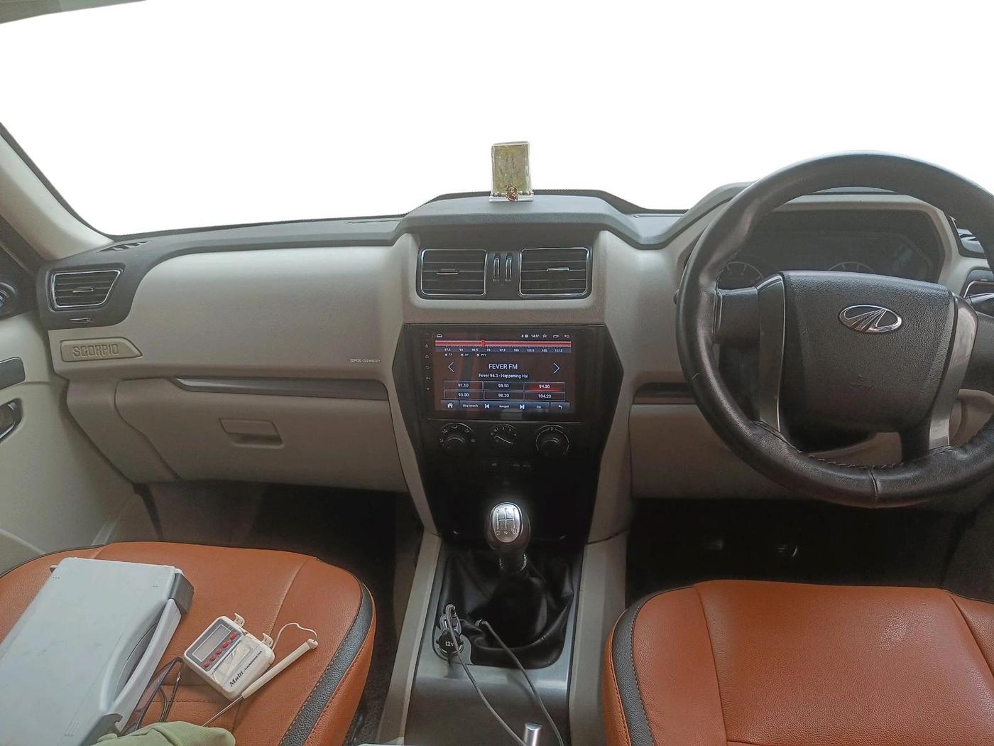 2017 Mahindra Scorpio S6 PLUS, Diesel, Manual, 1,37,284 km, interior