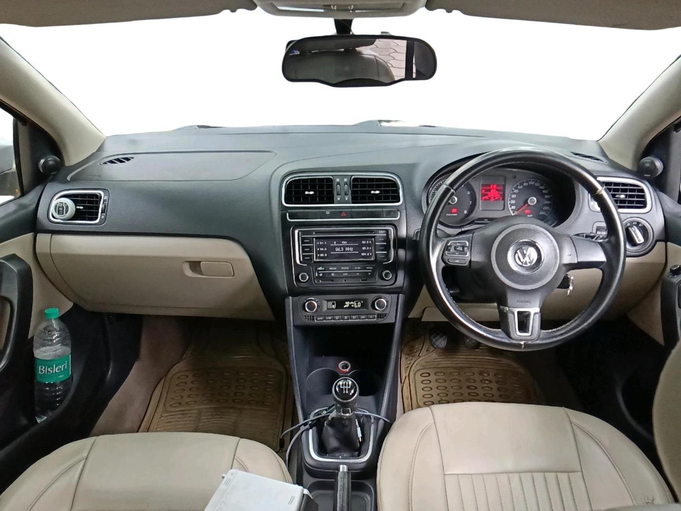 2013 Volkswagen Polo HIGHLINE1.2L, Petrol, Manual, 95,871 km, interior