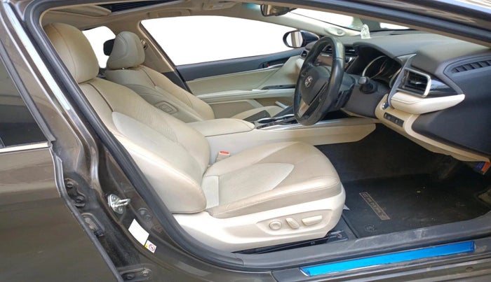 2020 Toyota Camry HYBRID, Hybrid, Automatic, 53,547 km, interior