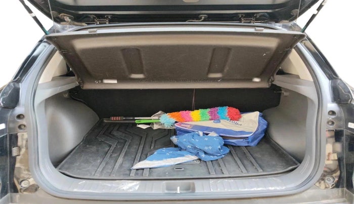 2025 Hyundai Creta S (O) 1.5 PETROL, Petrol, Manual, 4,750 km, exterior