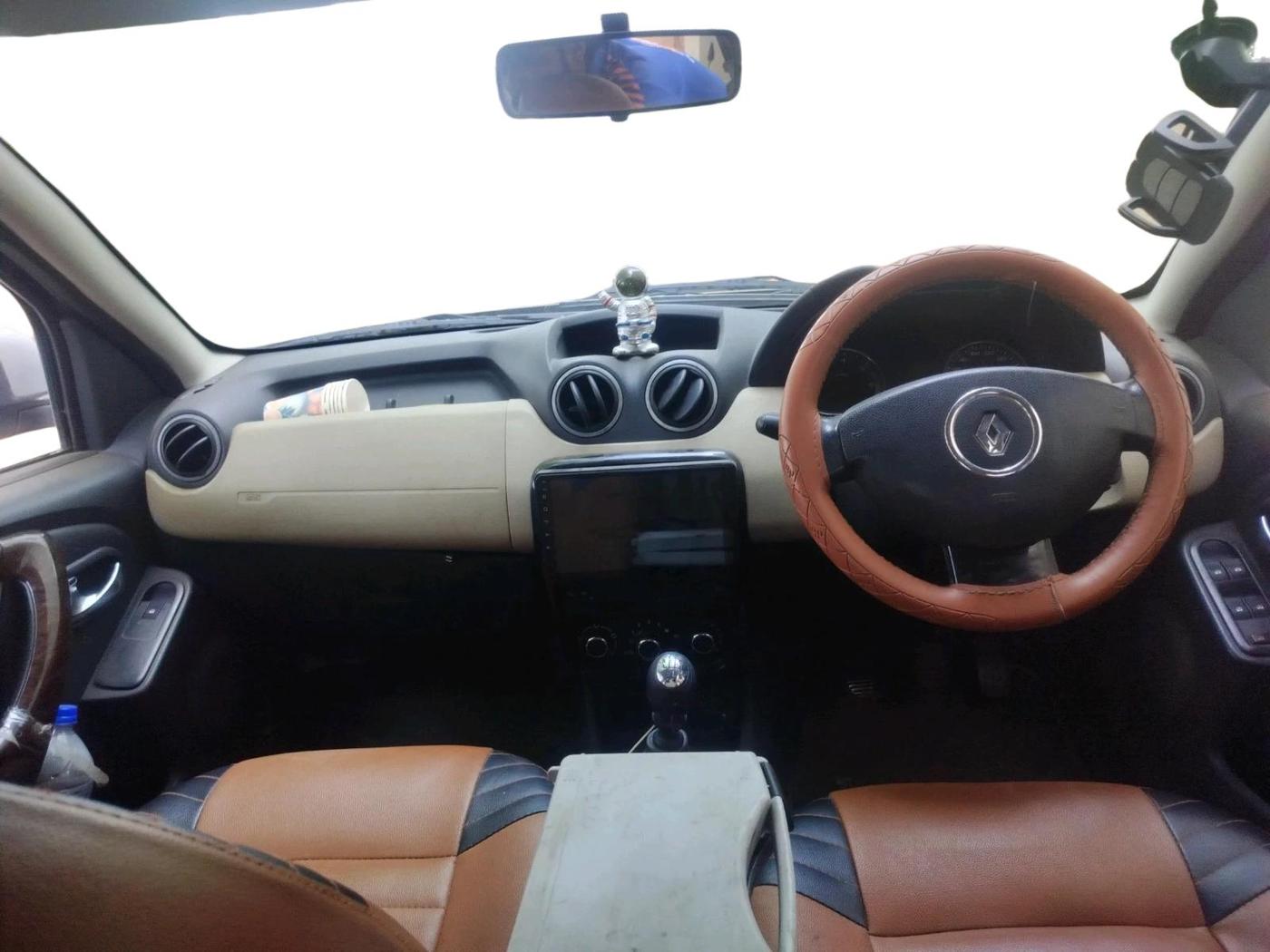 2013 Renault Duster 110 PS RXZ DIESEL, Diesel, Manual, 98,331 km, interior