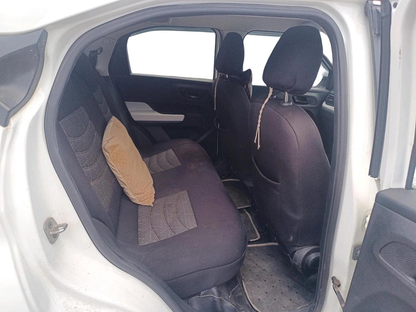 2024 Tata PUNCH PURE MT CNG, CNG, Manual, 25,565 km, interior