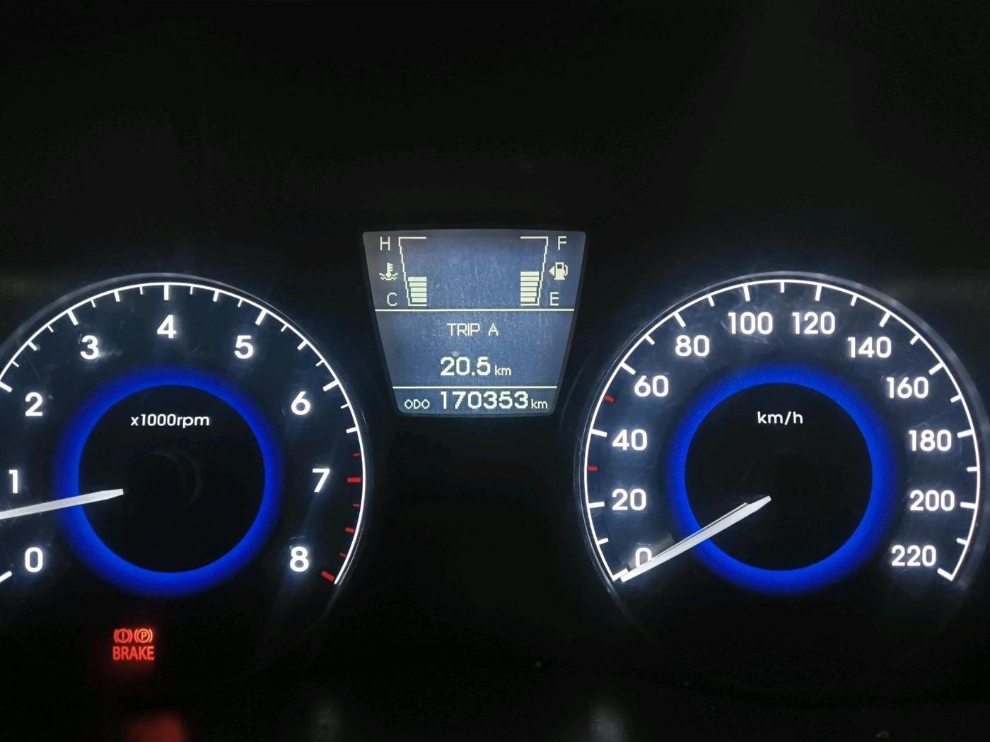 2014 Hyundai Verna FLUIDIC 1.6 VTVT SX OPT, Petrol, Manual, 1,70,353 km, interior