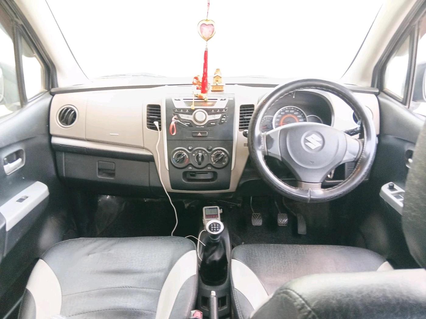 2014 Maruti Wagon R 1.0 VXI, Petrol, Manual, 96,964 km, interior