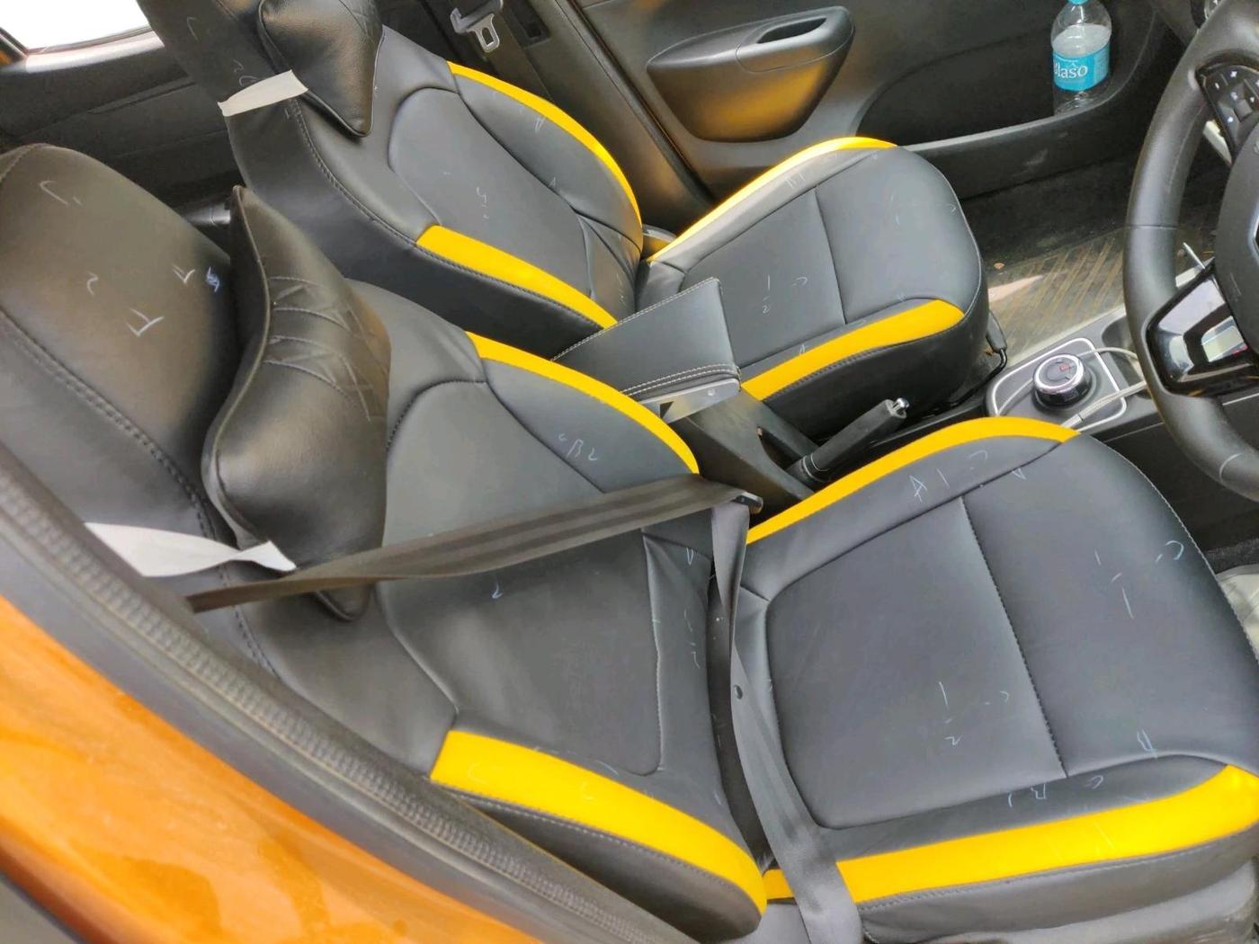 2023 Renault Kwid CLIMBER 1.0 AMT Dual Tone , Petrol, Automatic, 12,714 km, interior